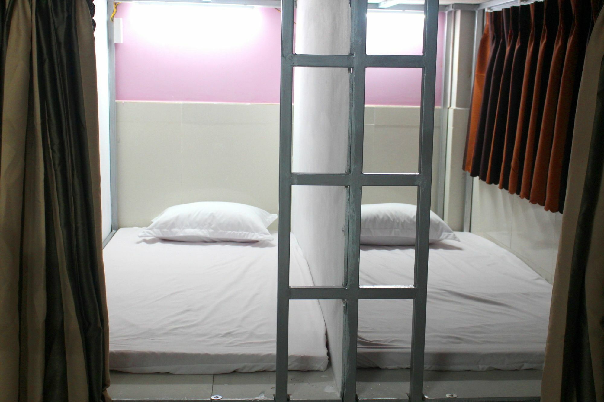 Aloha Saigon (adults Only) TP. Hồ Chí Minh